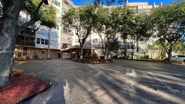 5 of 30 - 1300 Saint Charles Place #202, Pembroke Pines, FL