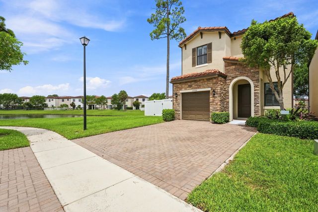 3000 King Palm Way, Riviera Beach