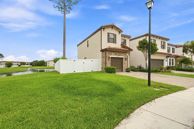 3 of 48 - 3000 King Palm Way, Riviera Beach, FL