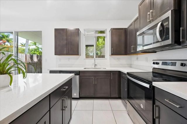 4 of 22 - 2478 Se 10th Court, Homestead, FL