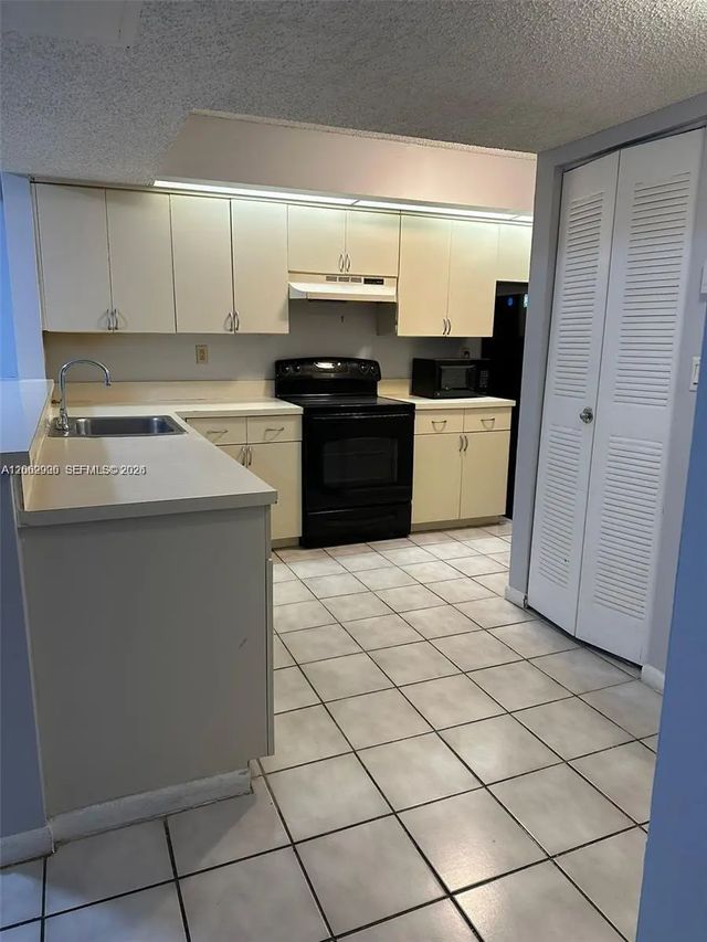 4 of 12 - 8600 Sw 212th Street #105, Cutler Bay, FL