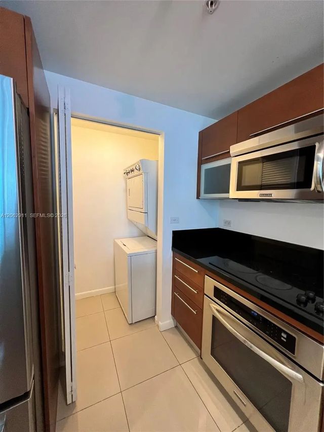 5 of 24 - 244 Biscayne Boulevard #2609, Miami, FL