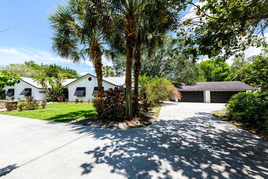 CALOOSA Residential home - 12856 Arrowwood Drive, Palm Beach Gardens