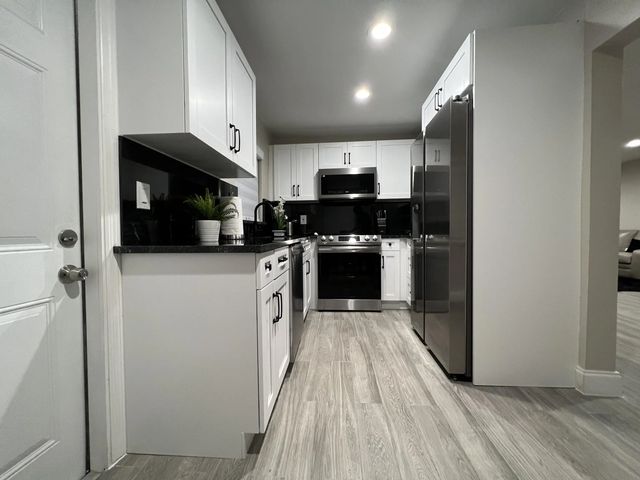 3 of 10 - 601 Nw 2nd Street #1, Delray Beach, FL