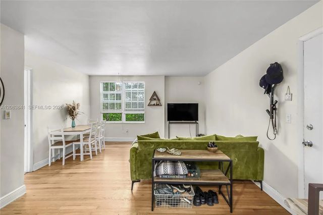 3 of 21 - 932 7th Street #932a, Miami Beach, FL