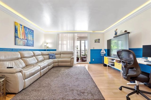 3 of 25 - 1000 Ne 12th Avenue #408, Hallandale Beach, FL