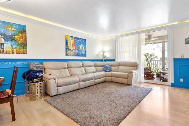 4 of 25 - 1000 Ne 12th Avenue #408, Hallandale Beach, FL