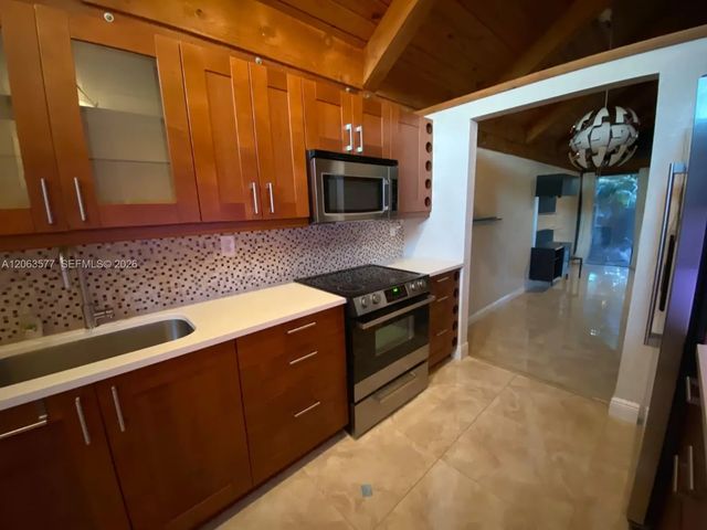 3 of 22 - 485 N University Drive #3-6, Plantation, FL