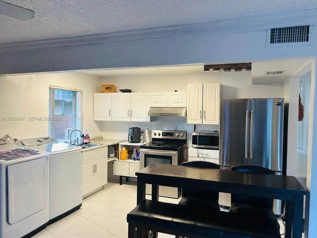 3 of 4 - 4850 Sw 63rd Terrace #211, Davie, FL