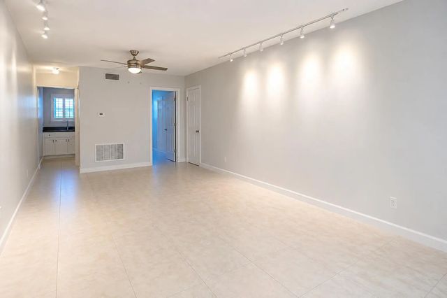 4 of 24 - 1900 Ne 8th Court #204, Fort Lauderdale, FL