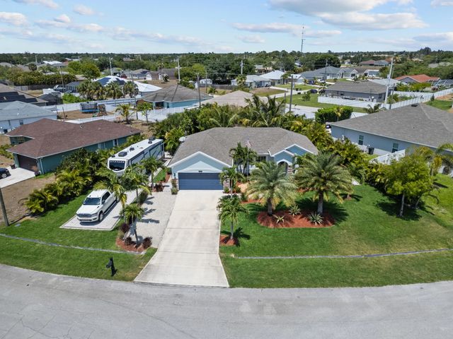 3 of 29 - 449 Sw Bradshaw Circle, Port St. Lucie, FL