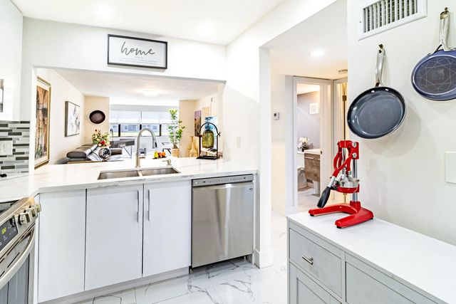 4 of 20 - 2941 N Nob Hill Road #112, Sunrise, FL