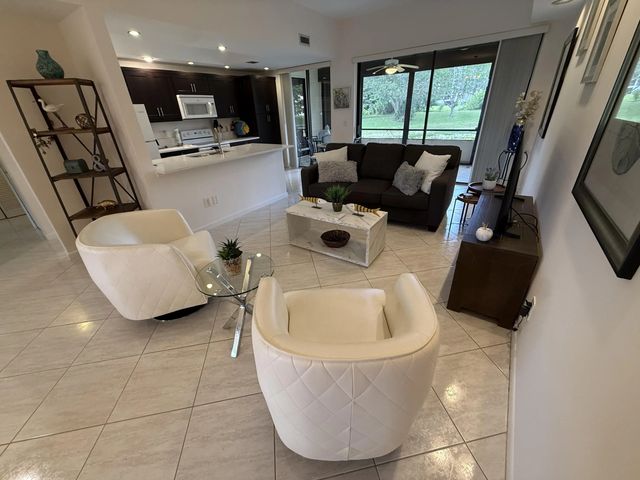 7472 La Paz Boulevard #102, Boca Raton