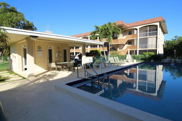 3 of 6 - 651 Pine Drive #101, Pompano Beach, FL