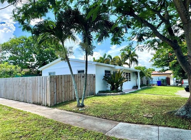 3 of 17 - 341 N 66th Avenue, Hollywood, FL