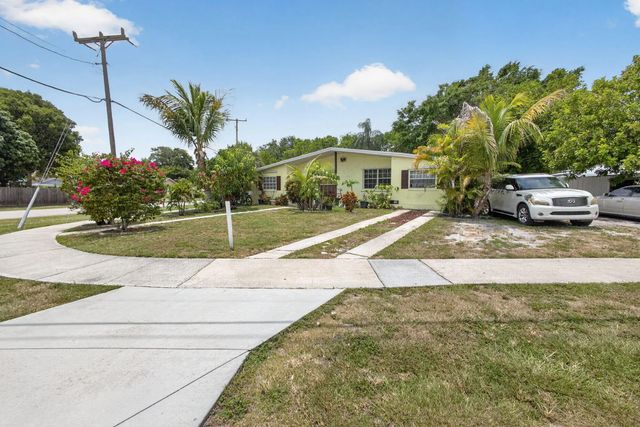 2 of 38 - 1220 Cherokee Street, Jupiter, FL