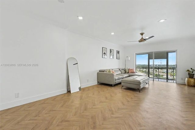 5 of 44 - 4400 Hillcrest Drive #1005a, Hollywood, FL
