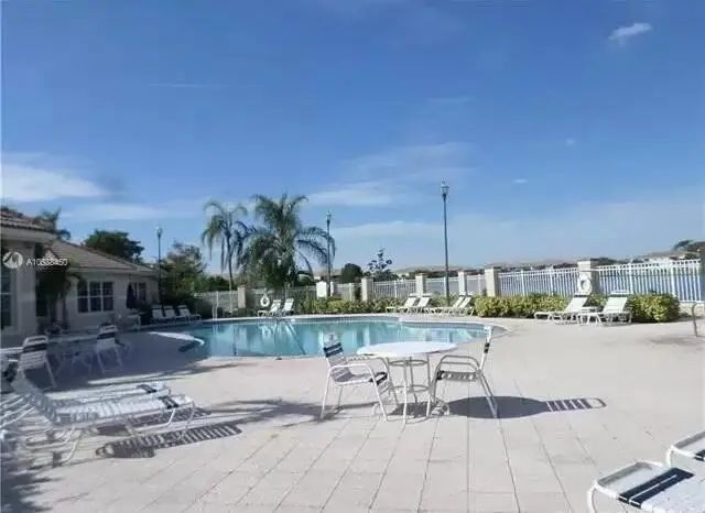 3 of 9 - 5045 Wiles Road #308, Coconut Creek, FL