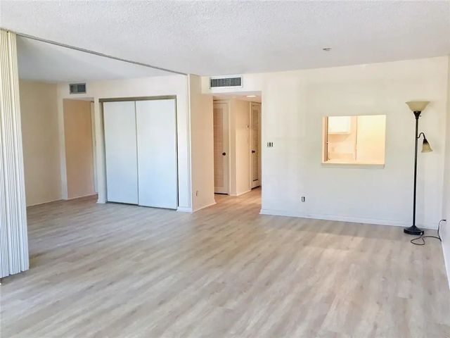 2316 S Cypress Bend Drive #220, Pompano Beach