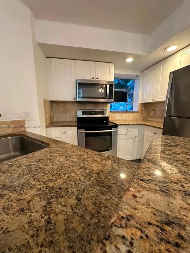 3330 N Pinewalk Drive N #1611, Margate