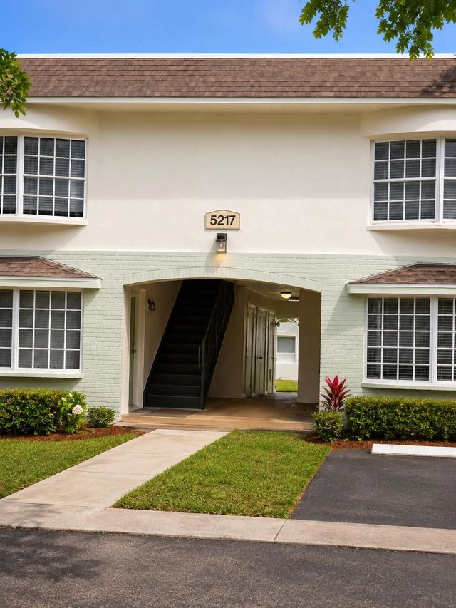 3 of 24 - 5217 Nw 18th Street #3d, Lauderhill, FL