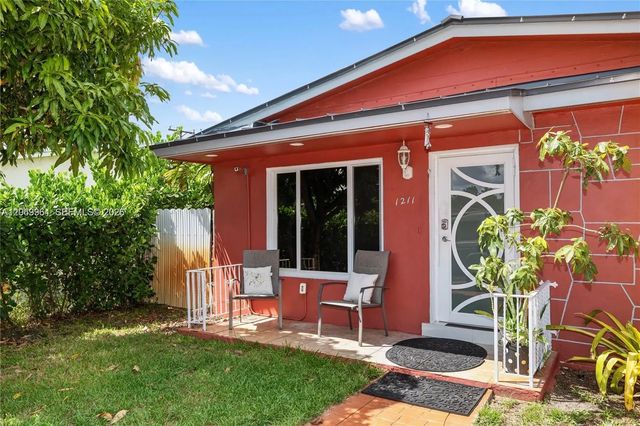 3 of 31 - 1211 Nw 179th Street, Miami Gardens, FL