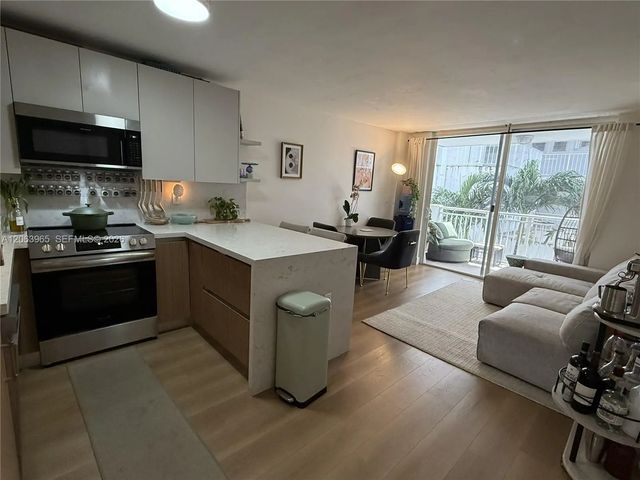 4 of 40 - 1666 West Avenue #305, Miami Beach, FL
