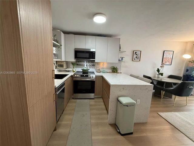 5 of 40 - 1666 West Avenue #305, Miami Beach, FL