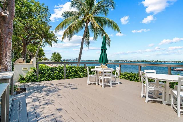 5 of 23 - 5600 N Flagler Drive #2202, West Palm Beach, FL