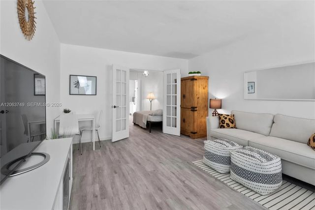 3 of 32 - 641 Espanola Way #24, Miami Beach, FL