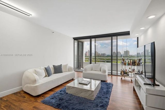 3 of 31 - 20225 Ne 34th Court #1014, Aventura, FL