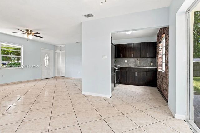 4 of 25 - 200 N 69th Terrace, Hollywood, FL