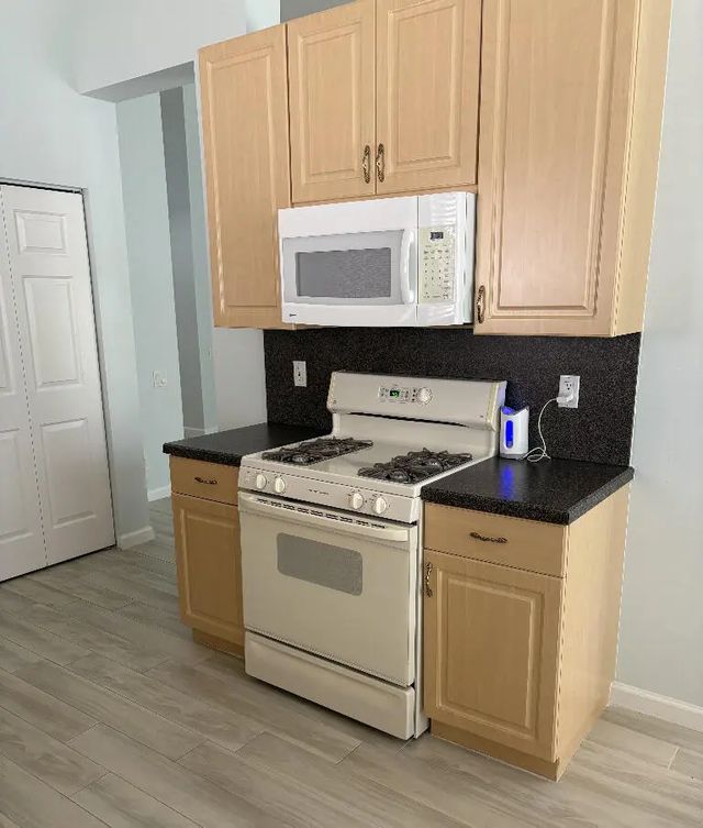 4 of 10 - 172 Nw Lawton Road, Port St. Lucie, FL