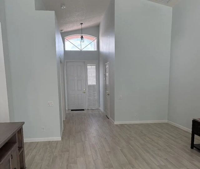 5 of 10 - 172 Nw Lawton Road, Port St. Lucie, FL