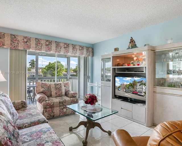 5 of 43 - 455 Paradise Isle Boulevard #207, Hallandale Beach, FL