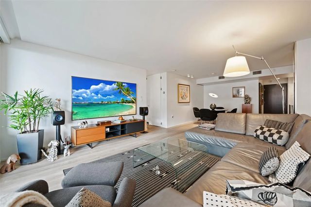 2 of 34 - 2901 S Bayshore Drive #8e, Coconut Grove, FL