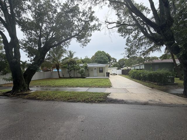2 of 2 - 3033 Clyde Road, West Palm Beach, FL