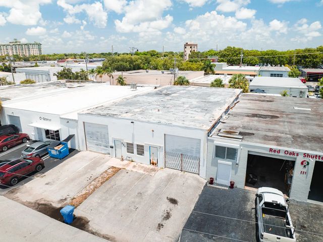 3 of 32 - 231 Sw 5th Court, Pompano Beach, FL