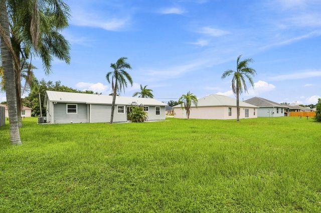 4 of 25 - 3873 Sw Daisy Street, Port St. Lucie, FL