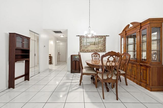 4 of 30 - 120 Sunshine Boulevard, Royal Palm Beach, FL