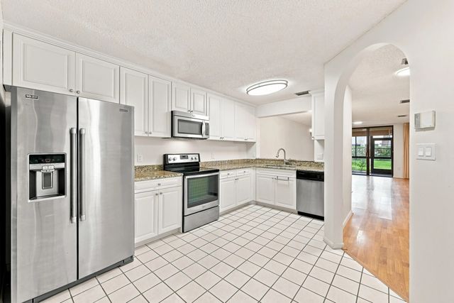 3 of 26 - 9825 Nw 1st Court, Plantation, FL