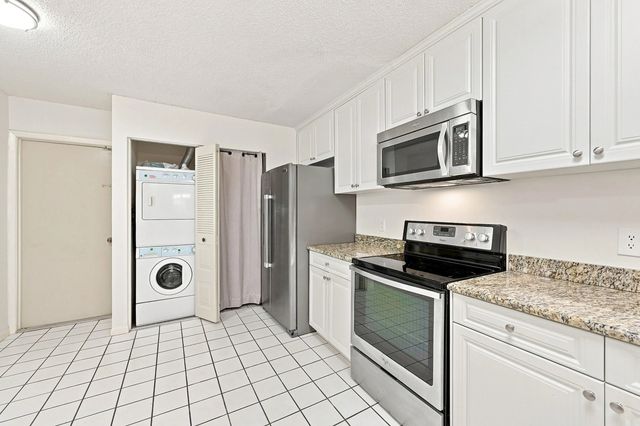 4 of 26 - 9825 Nw 1st Court, Plantation, FL