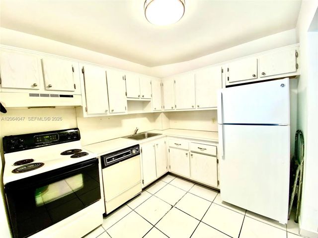 4 of 15 - 16950 Dixie #a536, North Miami Beach, FL