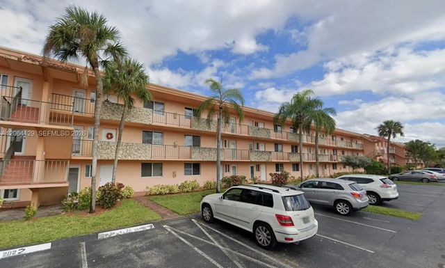 5950 Del Lago Circle #201, Sunrise