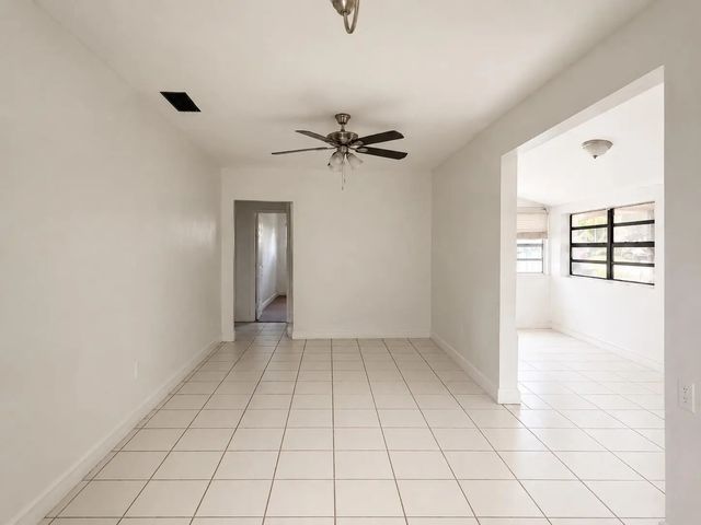 4 of 9 - 445 Ne 163rd Street, Miami, FL