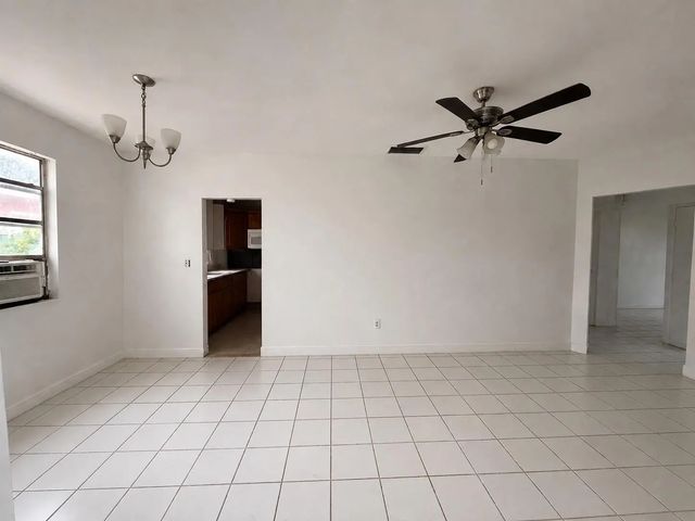 5 of 9 - 445 Ne 163rd Street, Miami, FL