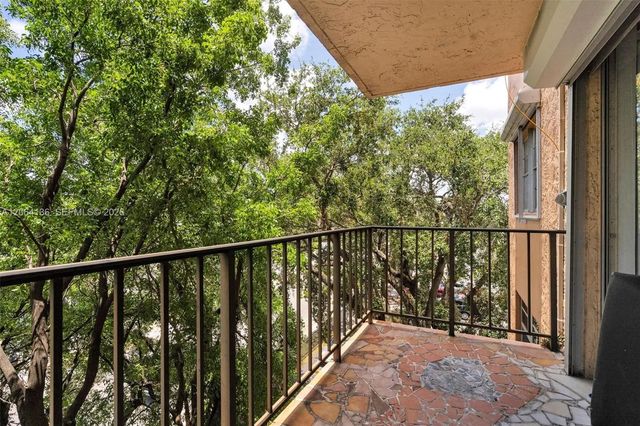 4 of 20 - 1465 Ne 123rd Street #416, North Miami, FL