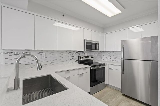 5 of 43 - 2501 S Ocean Drive #1527, Hollywood, FL