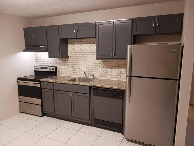 2 of 8 - 708 Nw 6th Street, Hallandale Beach, FL