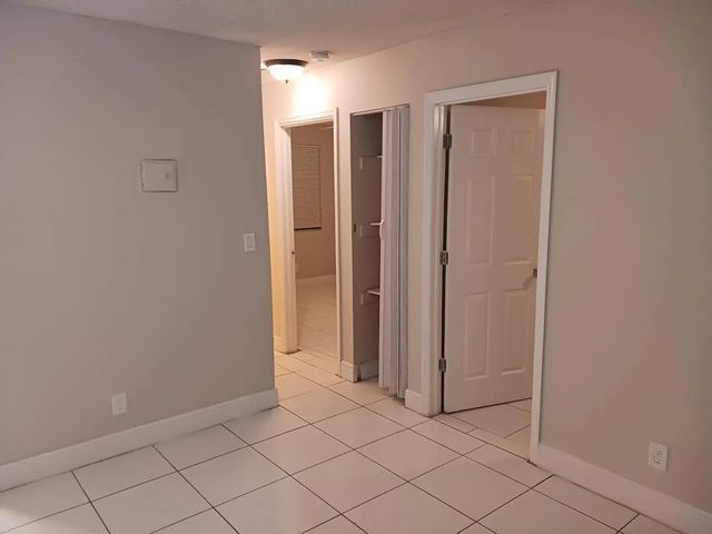 3 of 8 - 708 Nw 6th Street, Hallandale Beach, FL